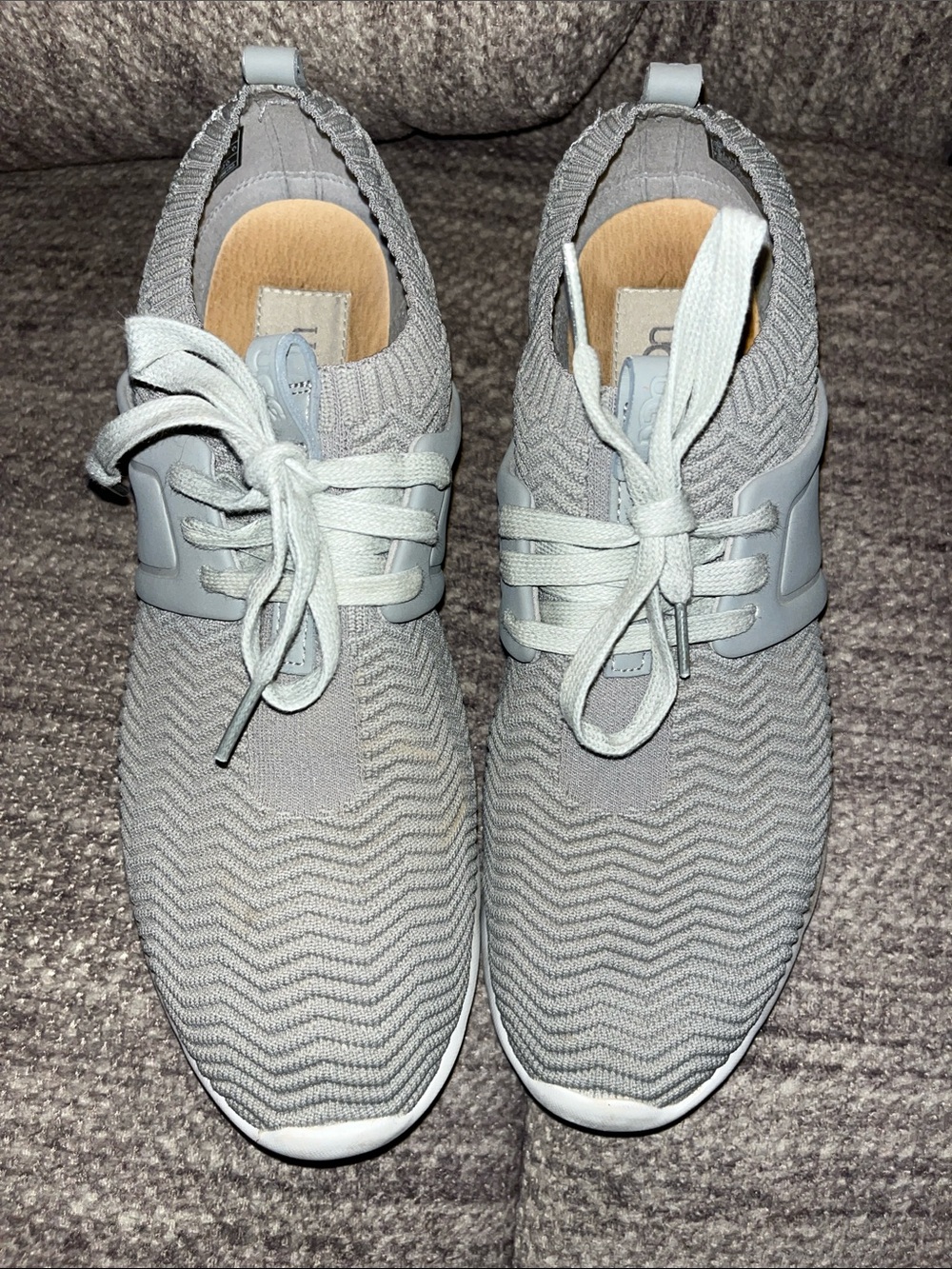 UGG Women’s Willows Gray Knit Lace-Up Sneakers White Treadlite Sole Size 10